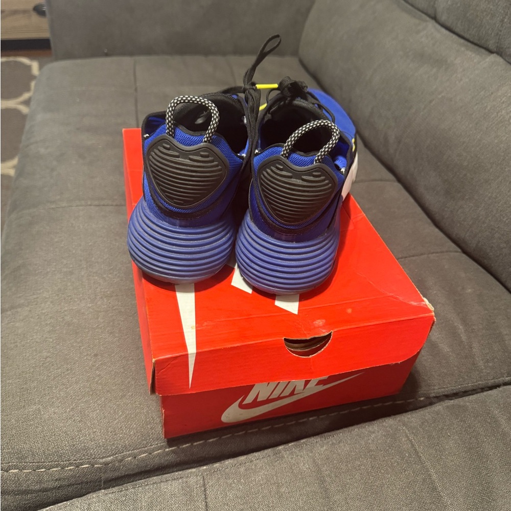 Men’s Nike shoes Nike air max 2090 hyper blue and white and noir like new